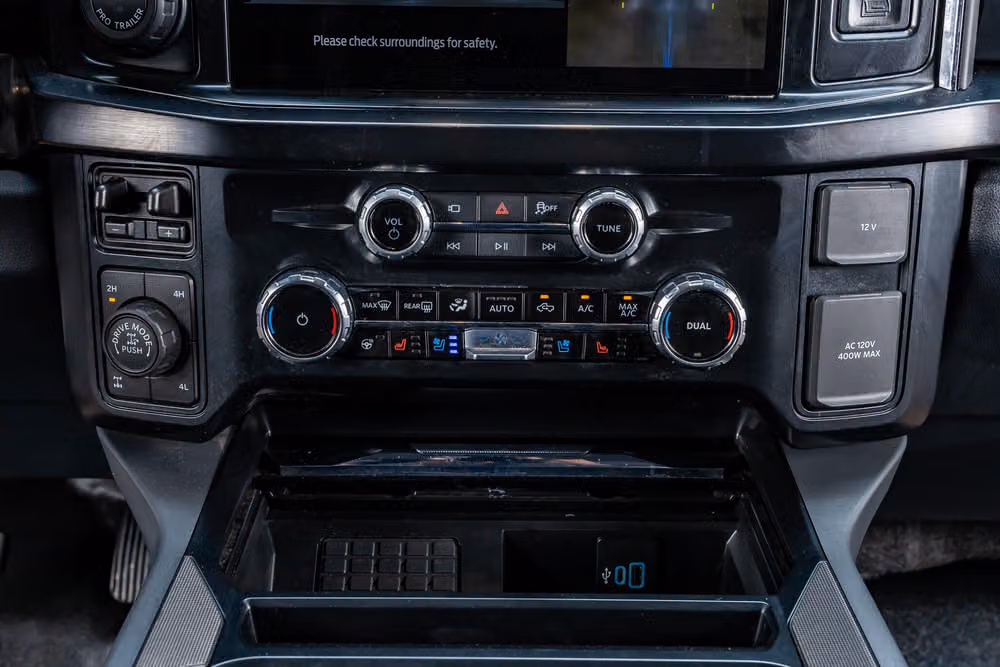 2026 Ford F-250 Super Duty Lariat Crew Cab Image 25