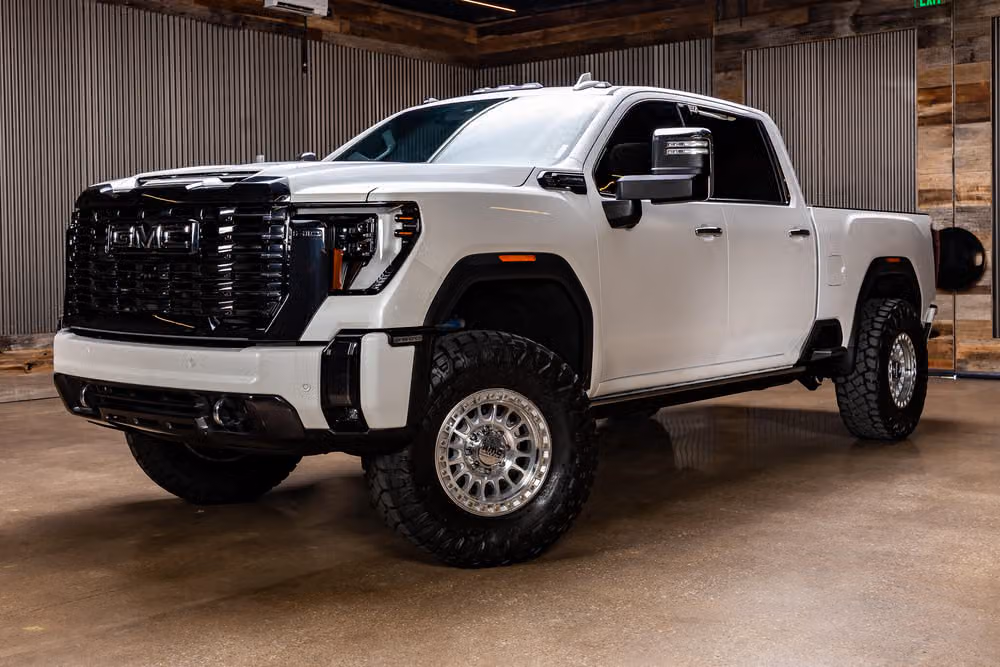 2024 GMC Sierra 2500HD Denali Ultimate Crew Cab Image 4