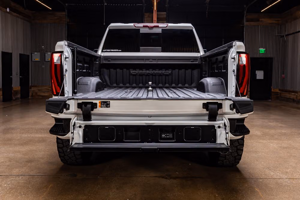 2024 GMC Sierra 2500HD Denali Ultimate Crew Cab Image 8