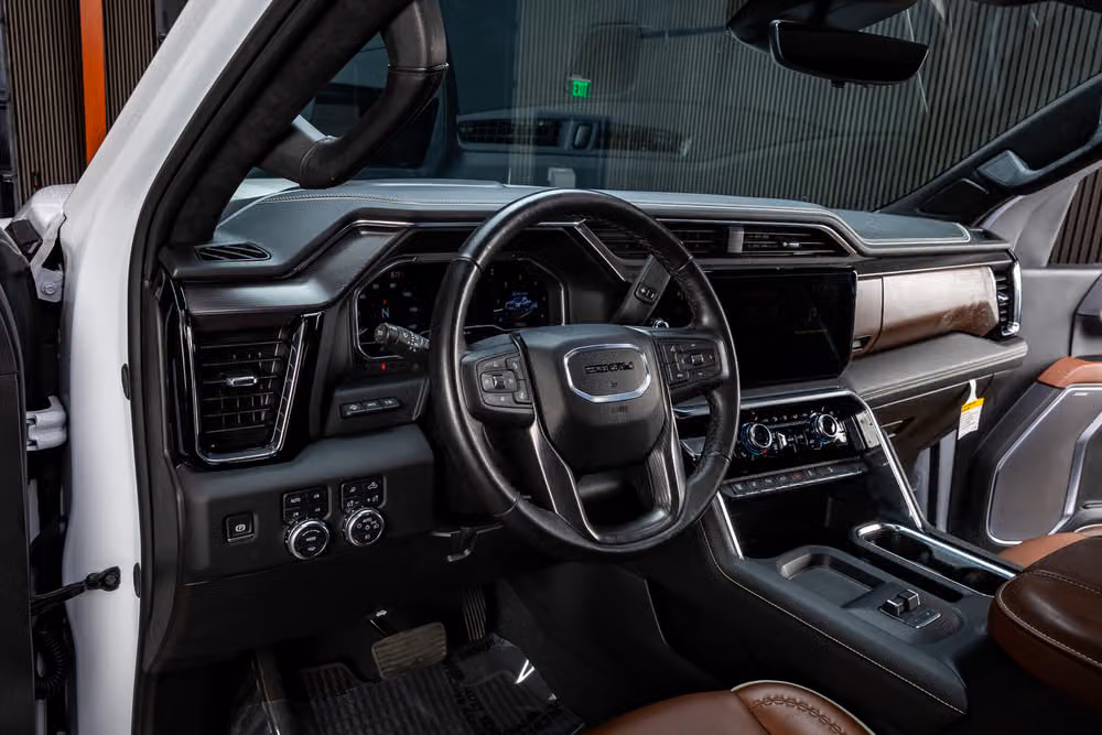 2024 GMC Sierra 2500HD Denali Ultimate Crew Cab Image 16