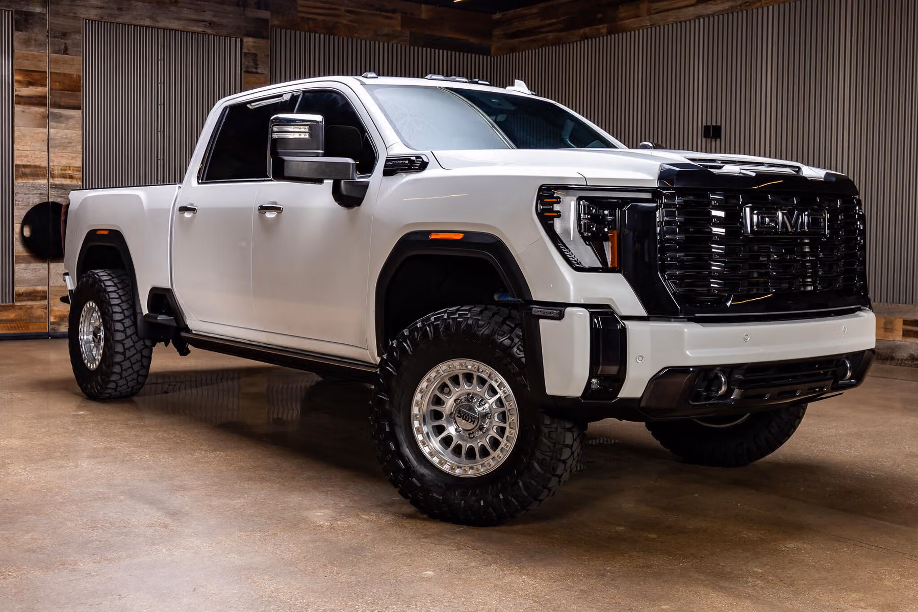 2024 GMC Sierra 2500HD Denali Ultimate Crew Cab Image 1