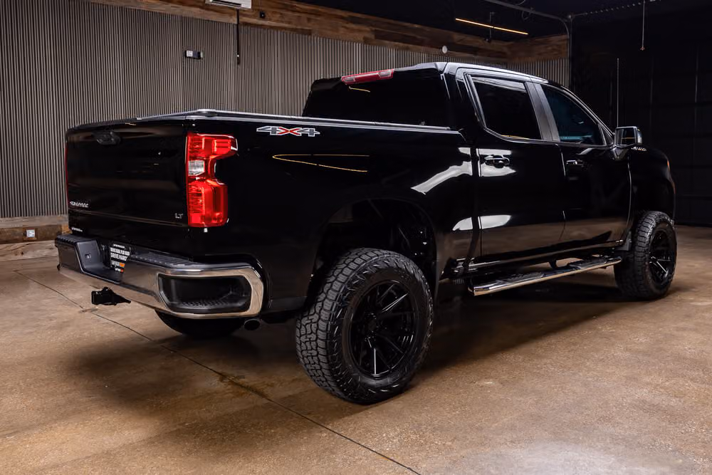 2024 Chevrolet Silverado 1500 LT Crew Cab Image 10