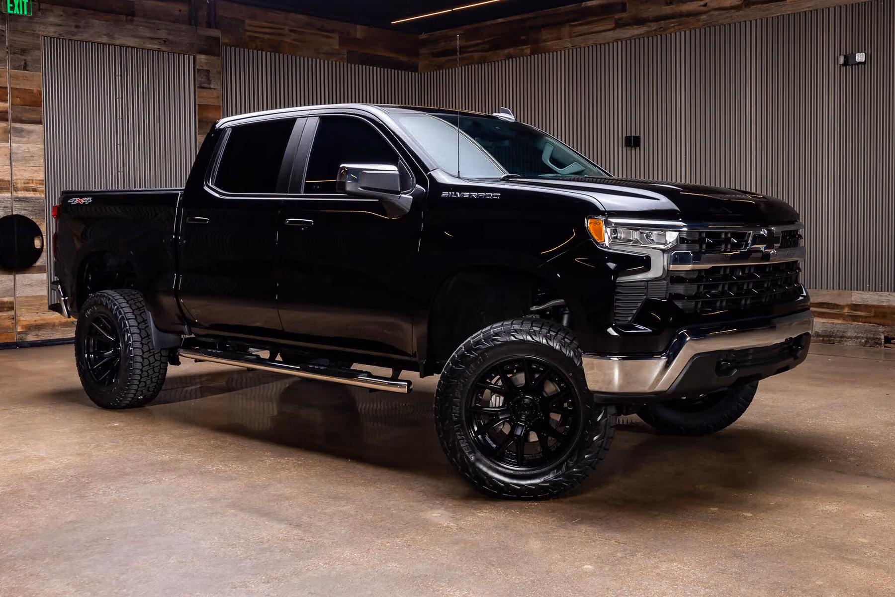 2024 Chevrolet Silverado 1500 LT Crew Cab Image 1