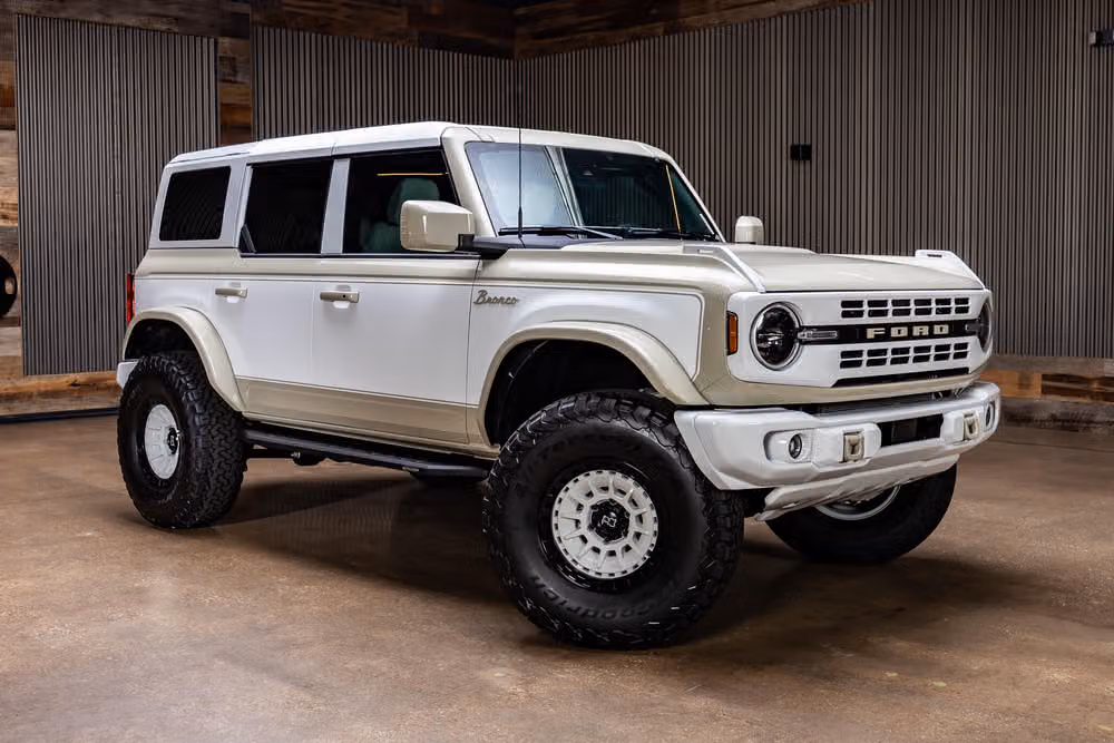 2026 Ford Bronco Heritage Edition Image 1