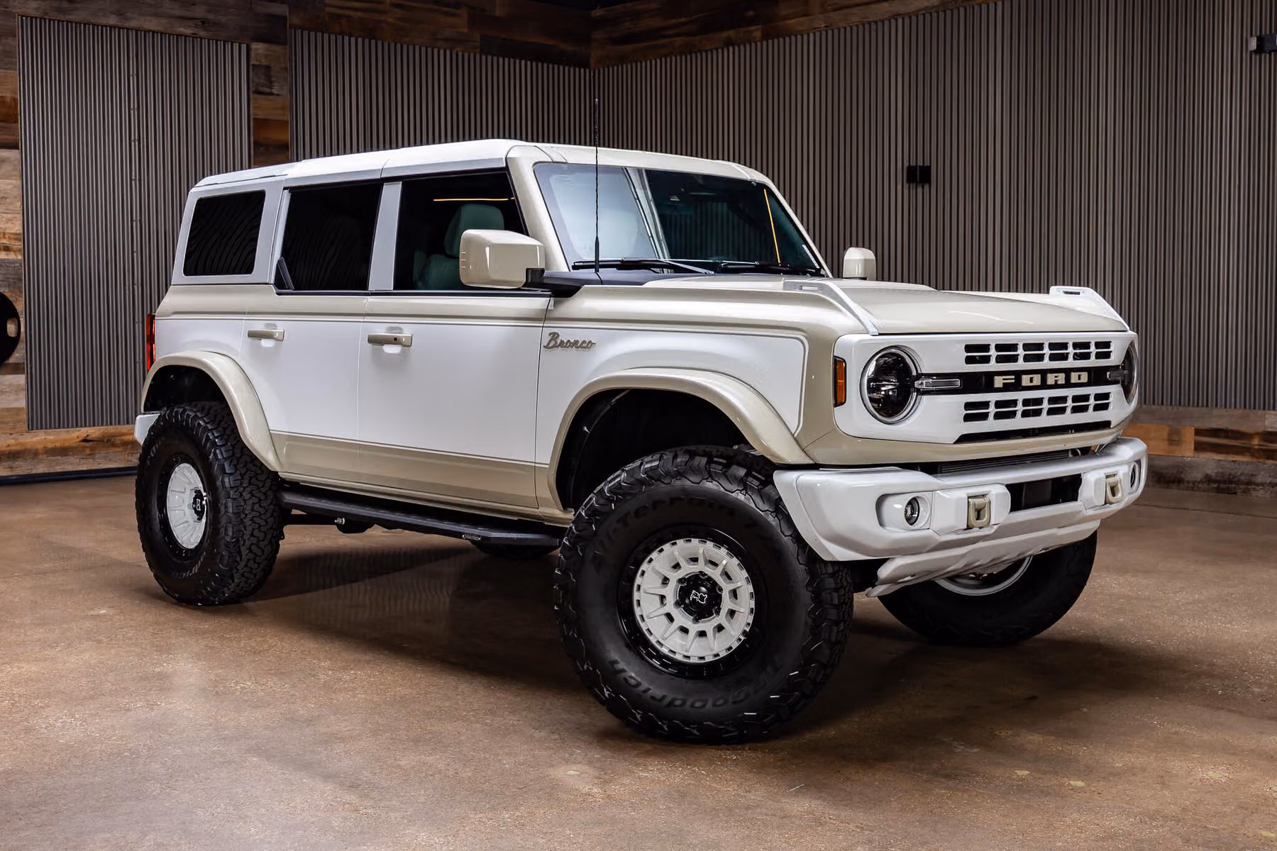 2026 Ford Bronco Heritage Edition Image 1