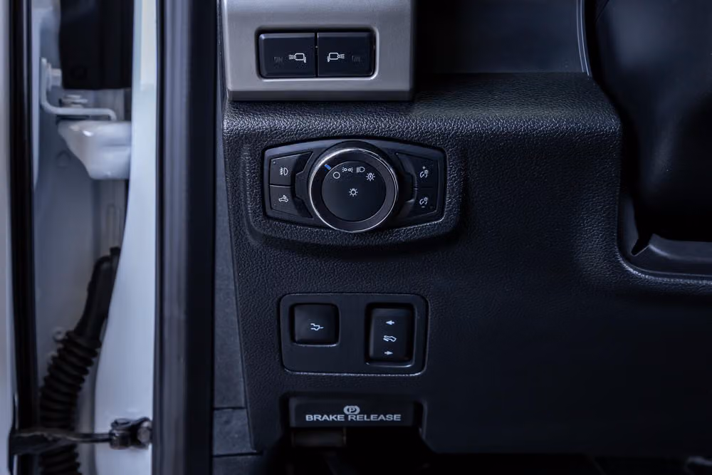 2020 Ford F-250 Super Duty Lariat Crew Cab Image 21