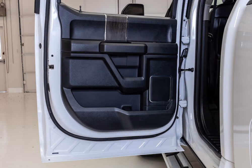 2020 Ford F-250 Super Duty Lariat Crew Cab Image 37