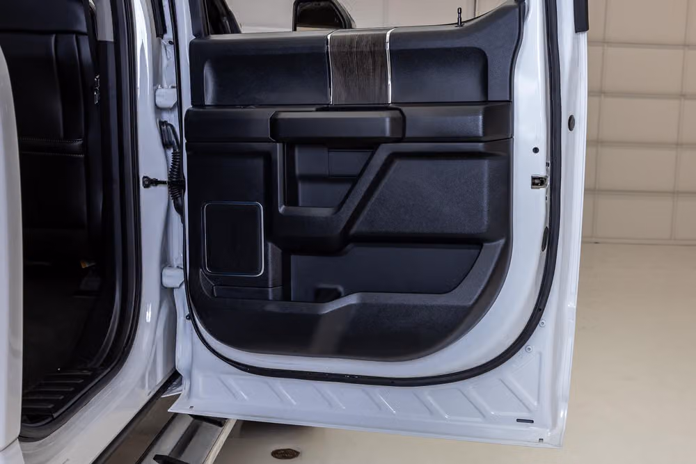 2020 Ford F-250 Super Duty Lariat Crew Cab Image 38