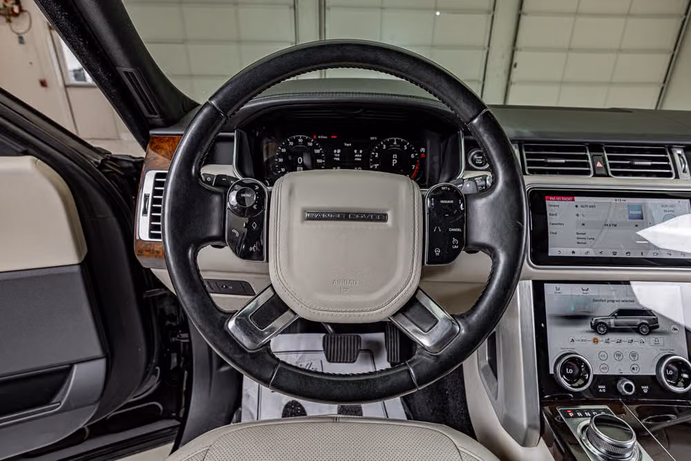 2020 Land Rover Range Rover P525 HSE Image 14
