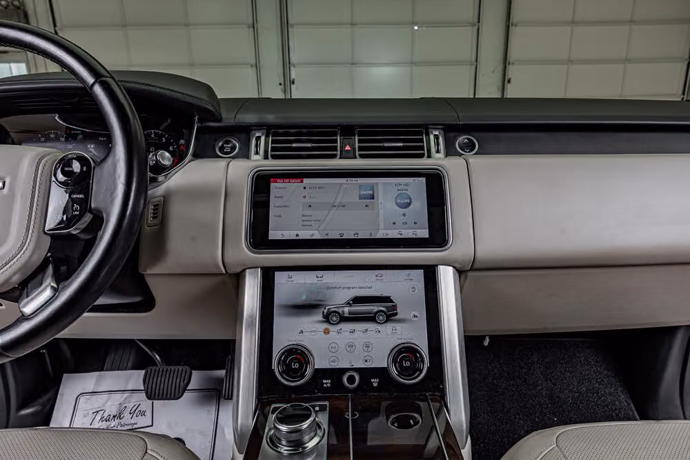 2020 Land Rover Range Rover P525 HSE Image 19