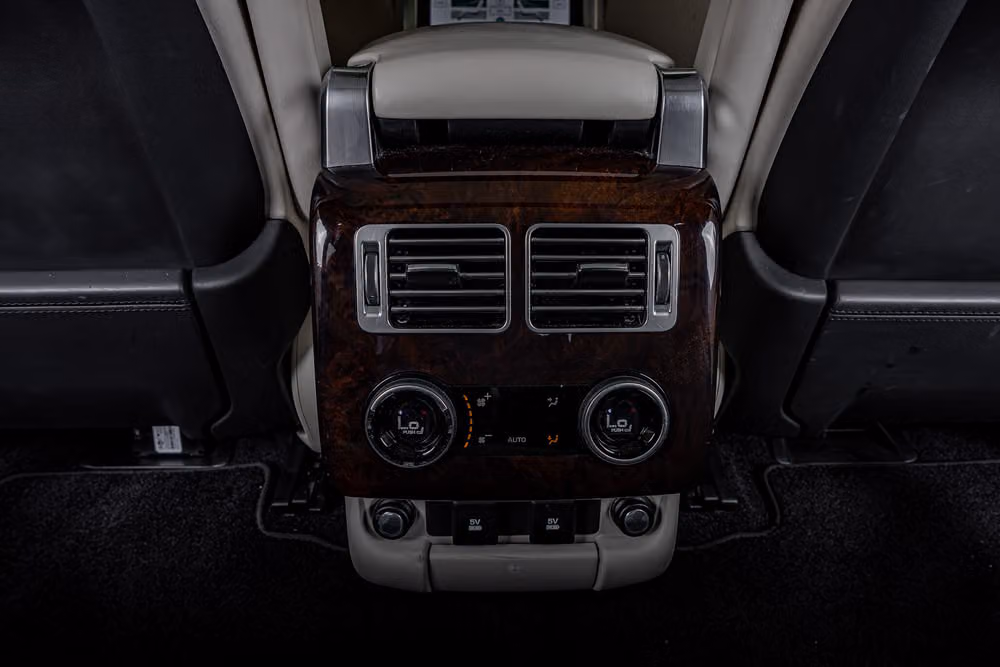 2020 Land Rover Range Rover P525 HSE Image 30