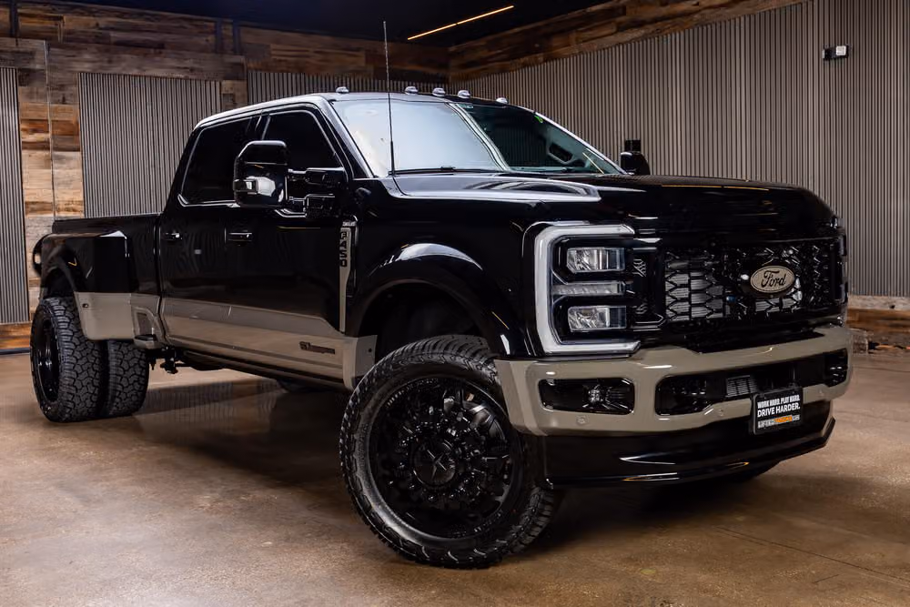 2026 Ford F-450 Super Duty King Ranch Crew Cab Image 1