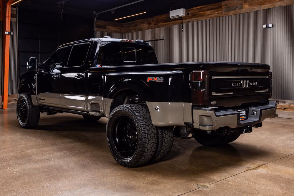 2026 Ford F-450 Super Duty King Ranch Crew Cab Image 7