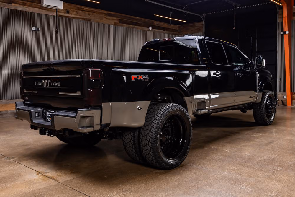2026 Ford F-450 Super Duty King Ranch Crew Cab Image 10