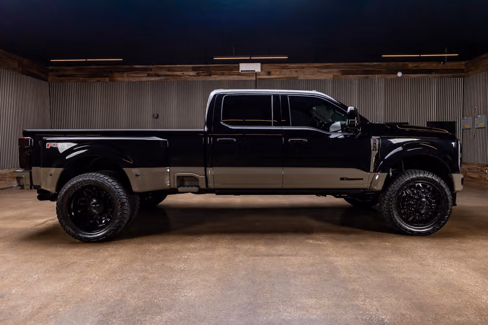 2026 Ford F-450 Super Duty King Ranch Crew Cab Image 11