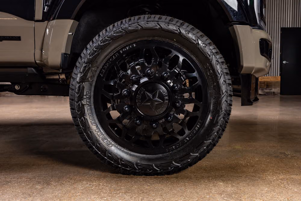 2026 Ford F-450 Super Duty King Ranch Crew Cab Image 12