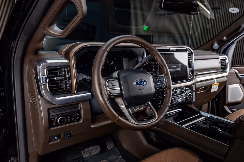 2026 Ford F-450 Super Duty King Ranch Crew Cab Image 15