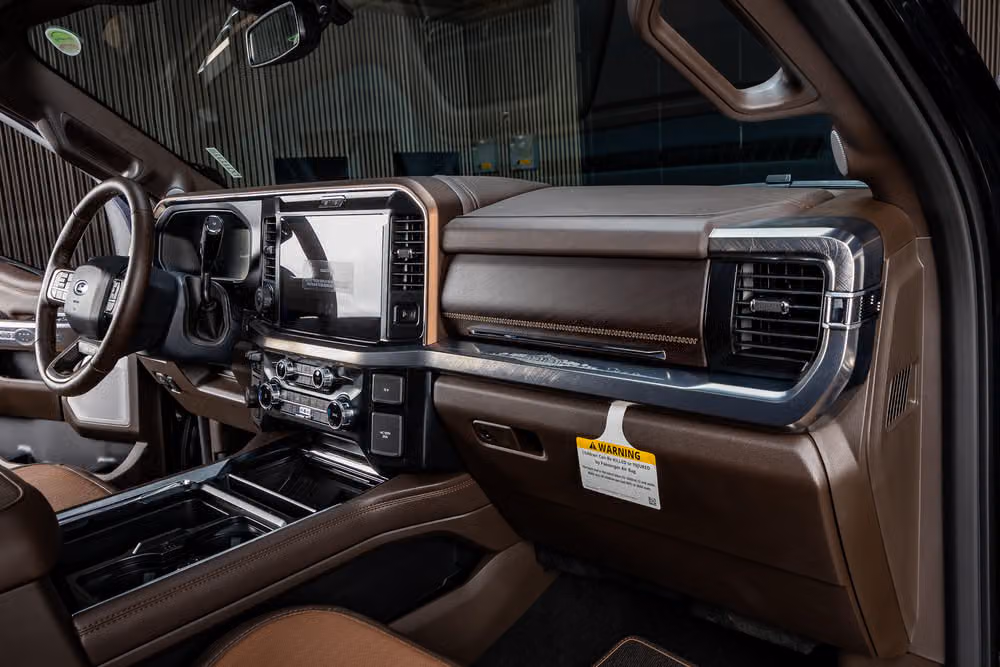 2026 Ford F-450 Super Duty King Ranch Crew Cab Image 16