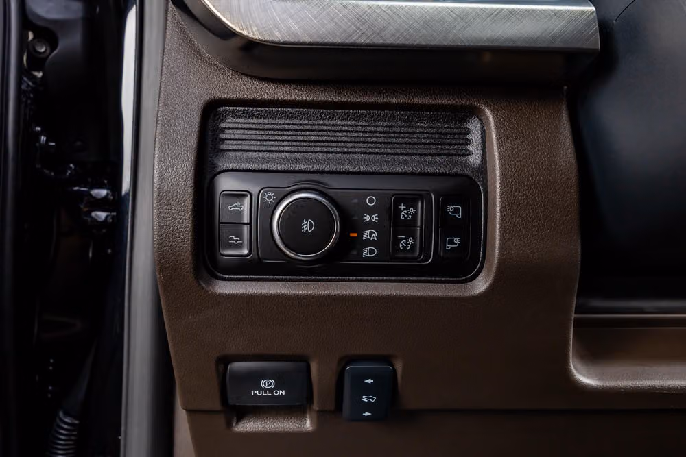 2026 Ford F-450 Super Duty King Ranch Crew Cab Image 17
