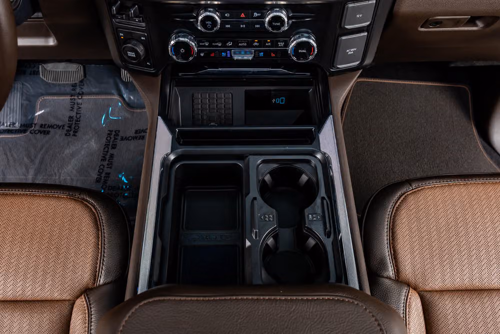 2026 Ford F-450 Super Duty King Ranch Crew Cab Image 26