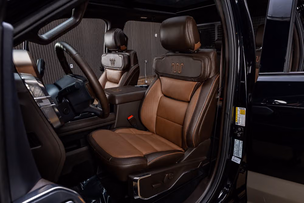 2026 Ford F-450 Super Duty King Ranch Crew Cab Image 28
