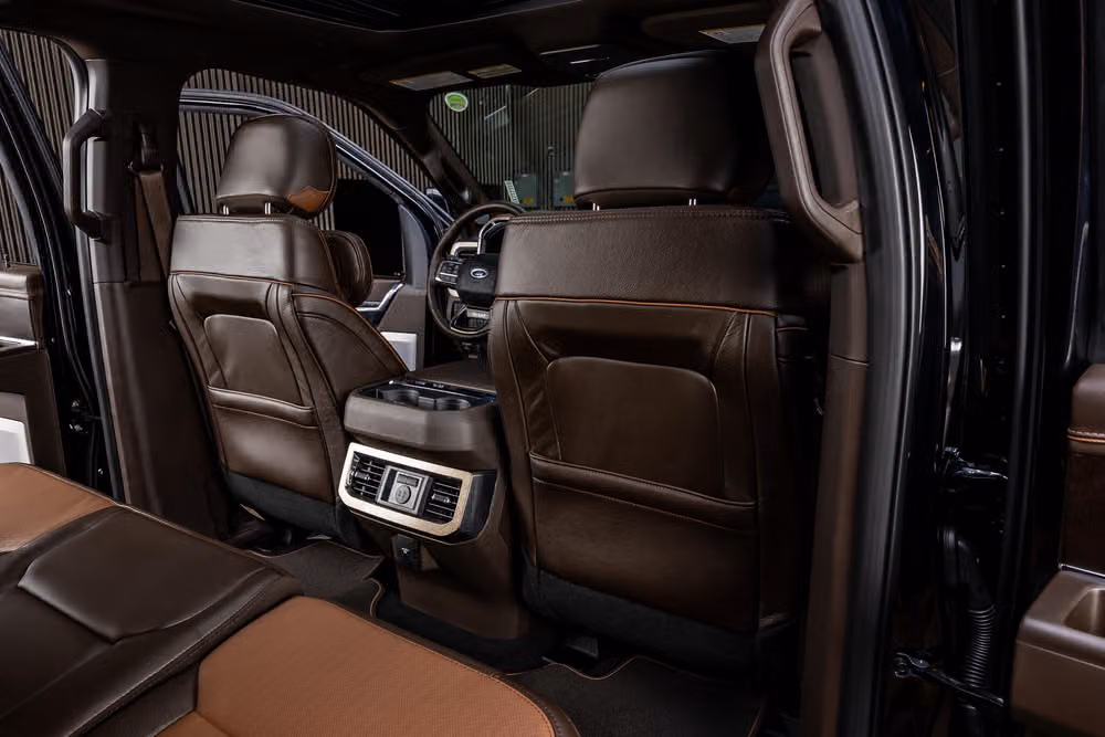 2026 Ford F-450 Super Duty King Ranch Crew Cab Image 31