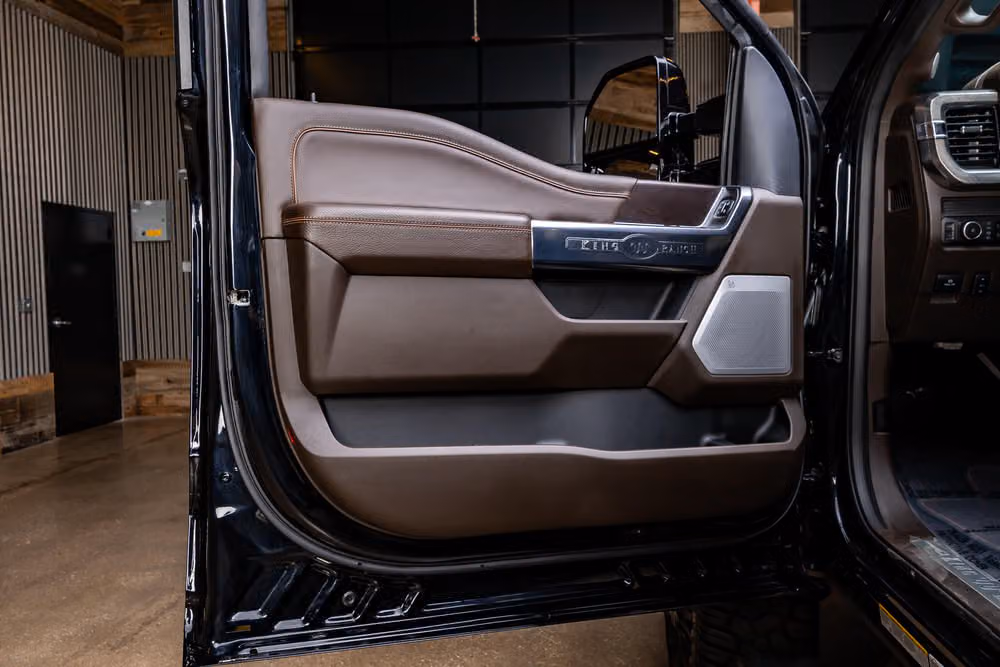 2026 Ford F-450 Super Duty King Ranch Crew Cab Image 35