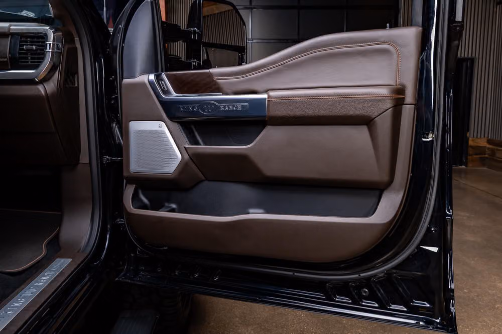 2026 Ford F-450 Super Duty King Ranch Crew Cab Image 36