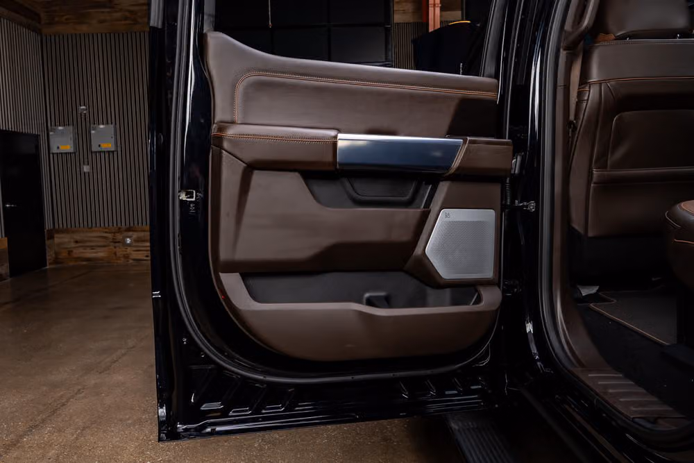 2026 Ford F-450 Super Duty King Ranch Crew Cab Image 37