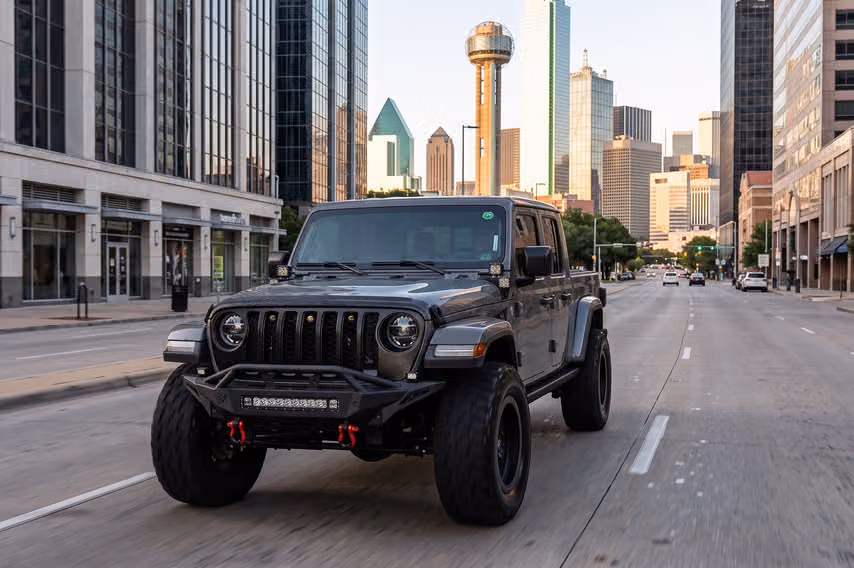 2021 Jeep Gladiator Overland Black Widow Crew Cab Image 42