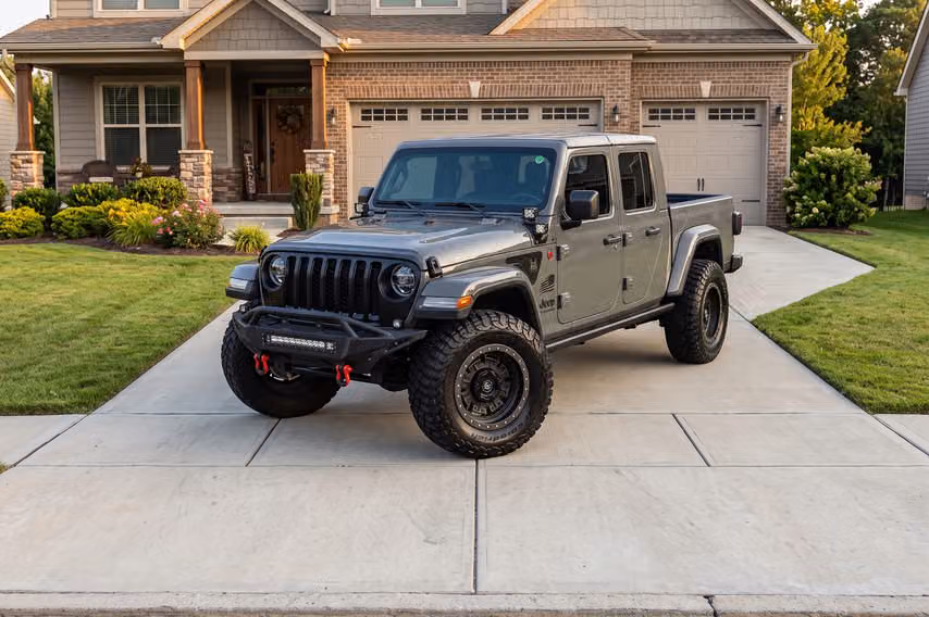 2021 Jeep Gladiator Overland Black Widow Crew Cab Image 41