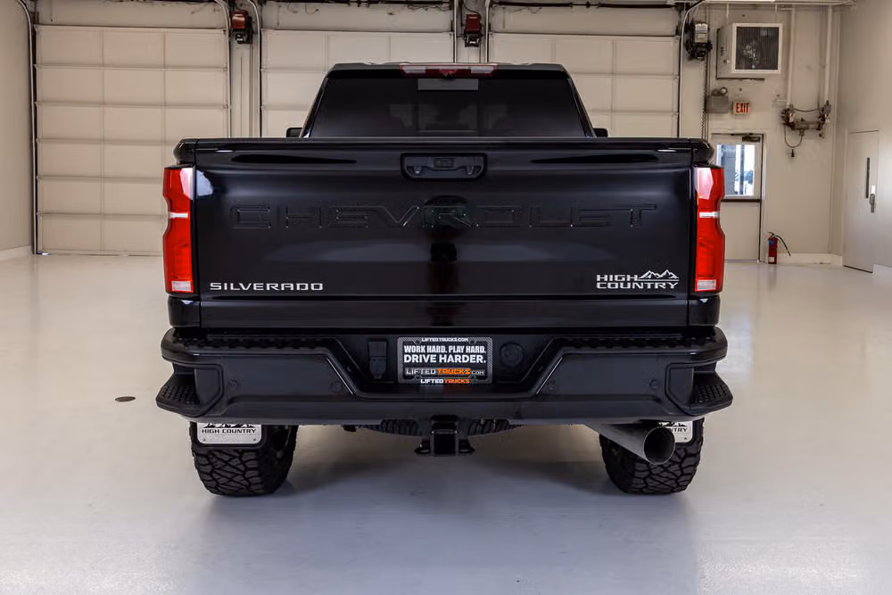 2025 Chevrolet Silverado 2500HD High Country Crew Cab Image 9