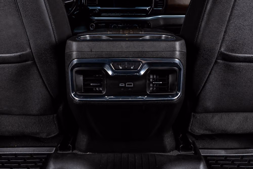 2024 Chevrolet Silverado 3500HD High Country Crew Cab Image 32