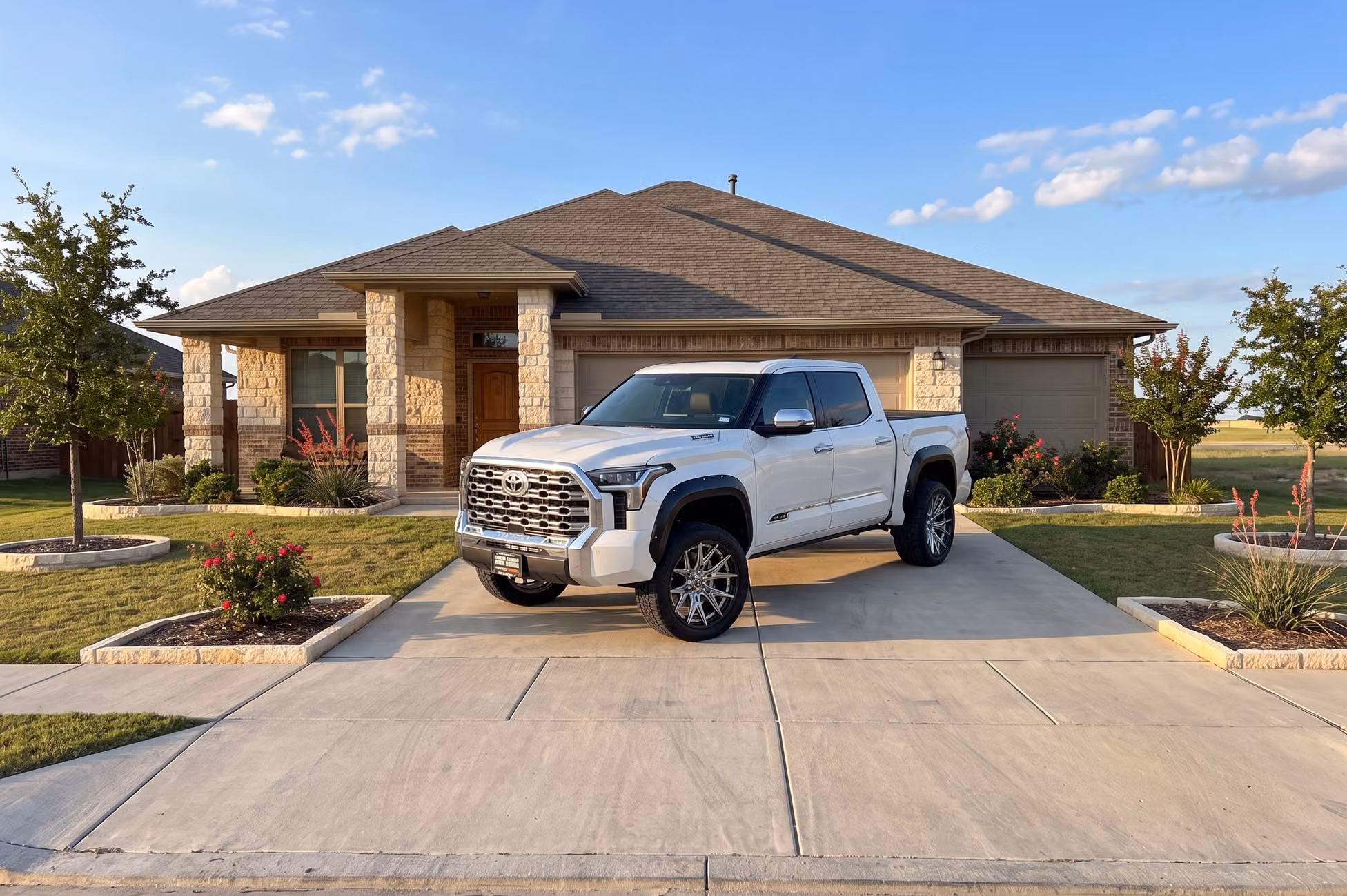 2025 Toyota Tundra 1794 Edition HV CrewMax Image 41