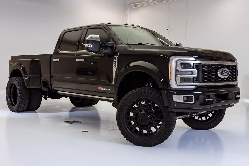 2024 Ford F-450 Super Duty Limited Crew Cab Image 1