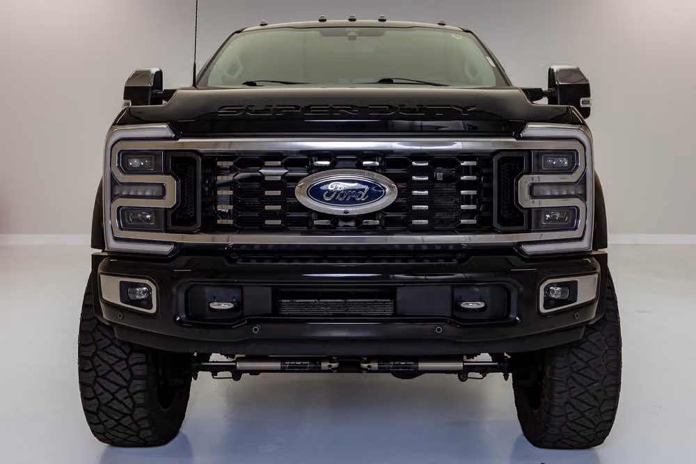 2024 Ford F-450 Super Duty Limited Crew Cab Image 3
