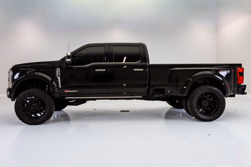 2024 Ford F-450 Super Duty Limited Crew Cab Image 5