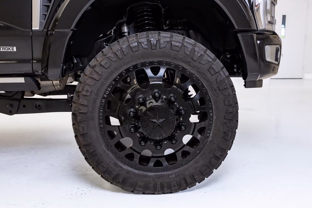 2024 Ford F-450 Super Duty Limited Crew Cab Image 11