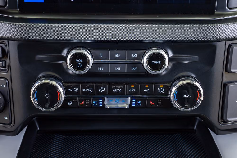 2024 Ford F-450 Super Duty Limited Crew Cab Image 24