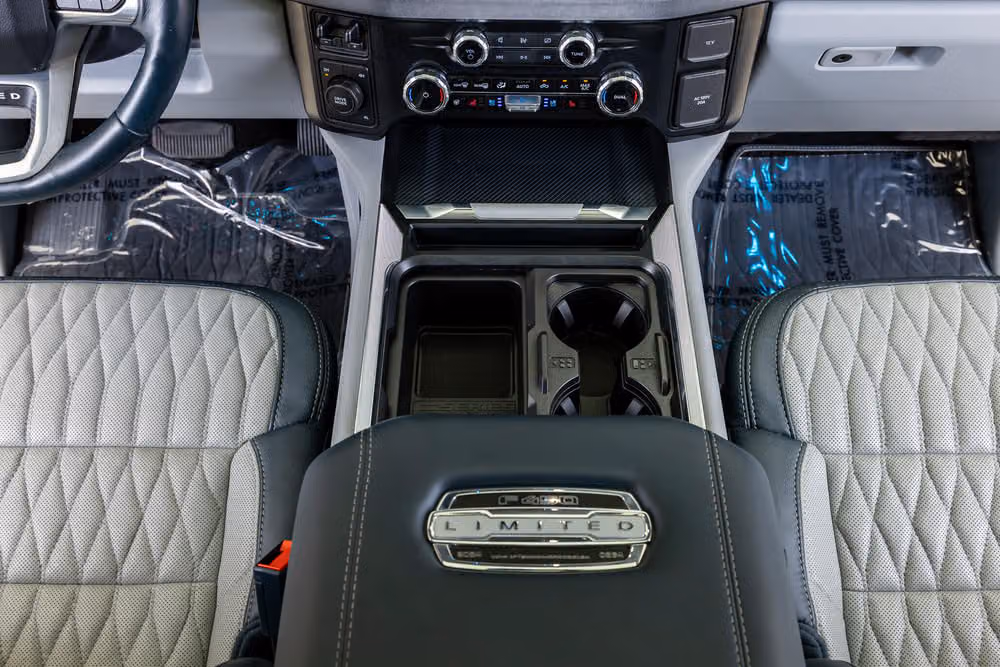 2024 Ford F-450 Super Duty Limited Crew Cab Image 25