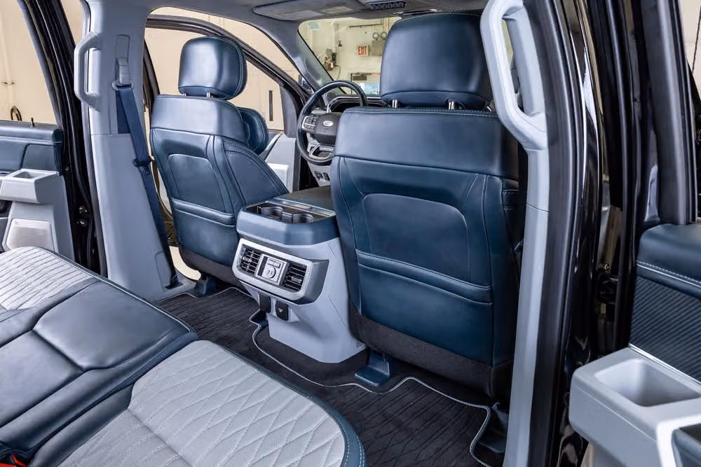 2024 Ford F-450 Super Duty Limited Crew Cab Image 30