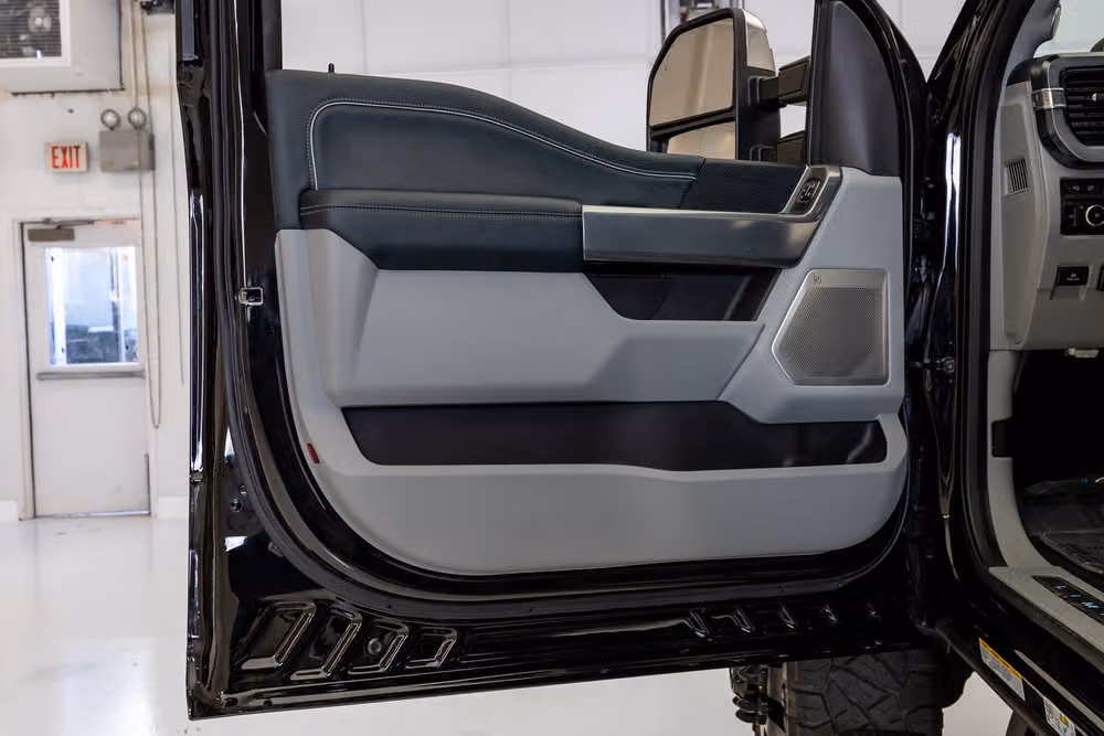 2024 Ford F-450 Super Duty Limited Crew Cab Image 34