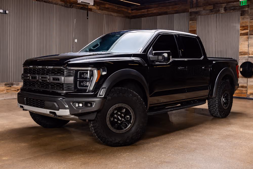 2022 Ford F-150 Raptor SuperCrew Image 4