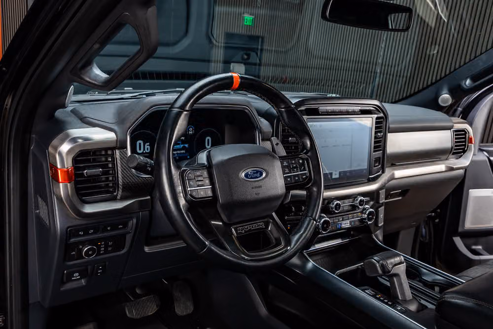 2022 Ford F-150 Raptor SuperCrew Image 16