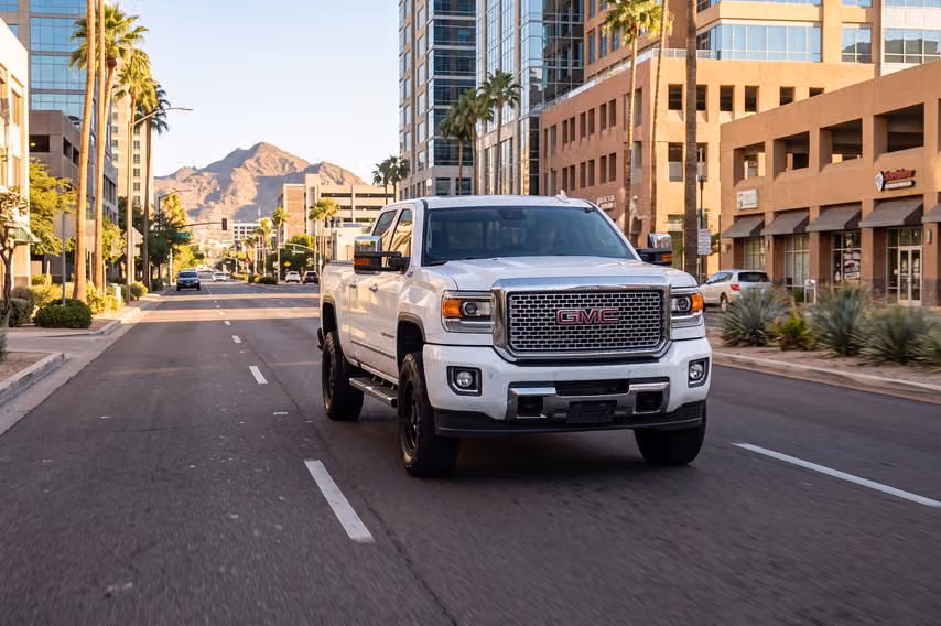 2016 GMC Sierra 2500HD Denali Crew Cab Image 34