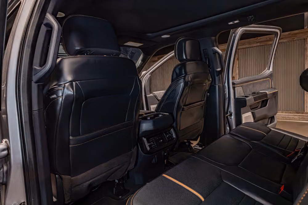 2023 Ford F-450 Super Duty Platinum Crew Cab Image 23