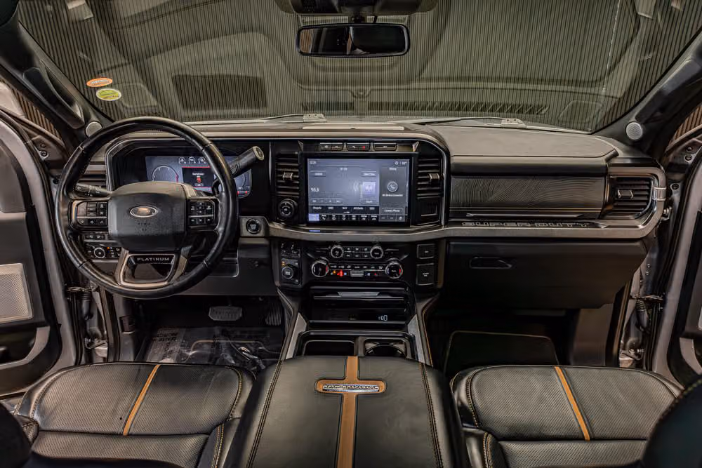 2023 Ford F-450 Super Duty Platinum Crew Cab Image 14