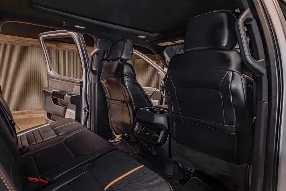 2023 Ford F-450 Super Duty Platinum Crew Cab Image 26