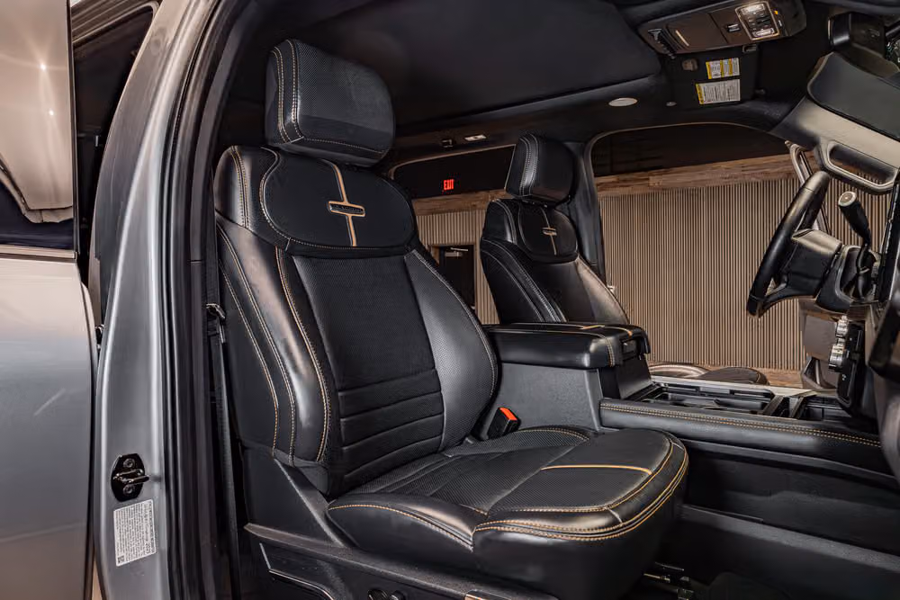 2023 Ford F-450 Super Duty Platinum Crew Cab Image 28