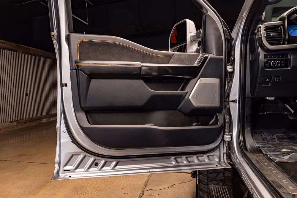 2023 Ford F-450 Super Duty Platinum Crew Cab Image 30